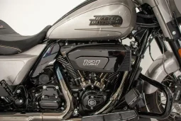 Harley-Davidson Street Glide CVO pieno