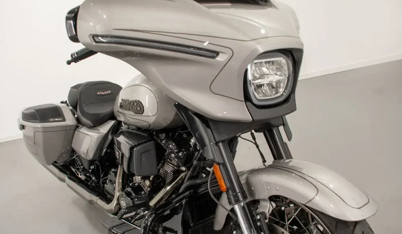 Harley-Davidson Street Glide CVO pieno