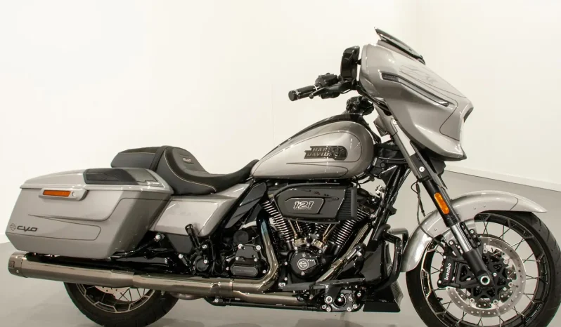 Harley-Davidson Street Glide CVO pieno