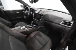 Maserati Ghibli Modena Ultima SQ4 430 CV pieno