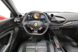 Ferrari F8 Spider pieno